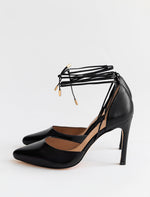 Cargar imagen en el visor de la galería, Estela Pump Black Alma Caso Shoes