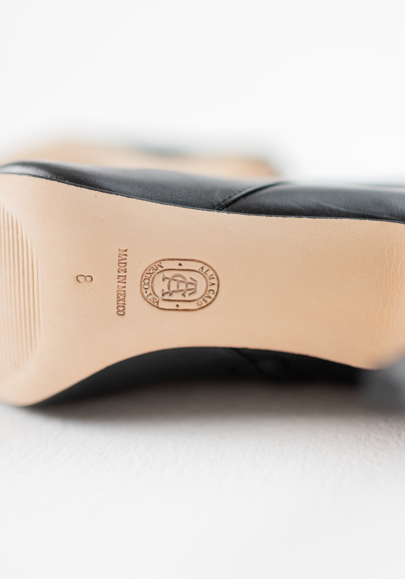 Bota alta Paloma negra