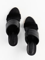 Cargar imagen en el visor de la galería, Catalina Mule Black Shoes Alma Caso
