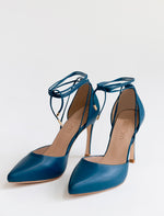 Load image into Gallery viewer, Estela Pump Blue Alma Caso Shoes
